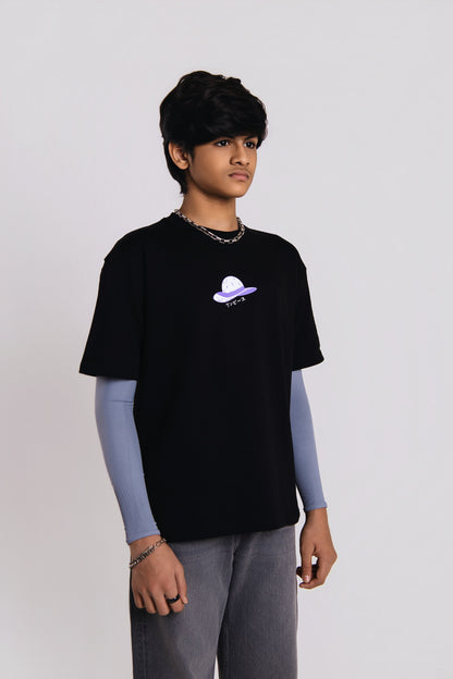 MAIN CHARACTER OVERSIZED T-SHIRT